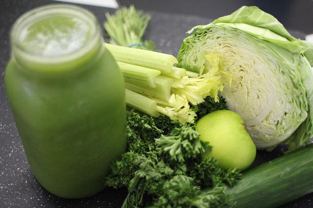 Green Smoothie – mit Giersch & Co. gegen Frühjahrsmüdigkeit