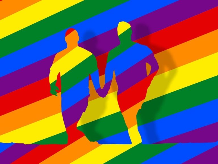 Erster aktiver Fußballspieler in Europa bekennt sich zu seiner Homosexualität Erster aktiver Fußballspieler in Europa bekennt sich zu seiner Homosexualität