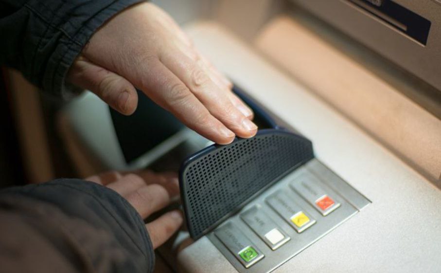 đź’°Alarm ums Bargeld: Immer mehr Bank-Institute bauen ihre Geldautomaten ab đź’°Alarm ums Bargeld: Immer mehr Bank-Institute bauen ihre Geldautomaten ab